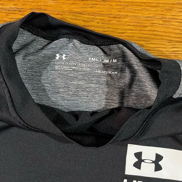 Boys Under Armour Top size Med Loose fit - Picture 5 of 5